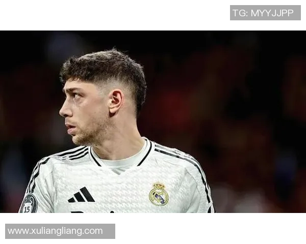 以巴尔韦德为核心探讨现代足球中全能中场的战术地位与价值